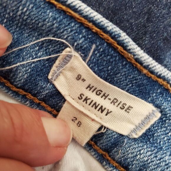 28 MADEWELL Distressed 9" High Rise Skinny Jeans - Picture 12 of 15
